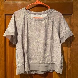 lulu crop top short sleeve shirt. only worn a few times but tag is cut off.